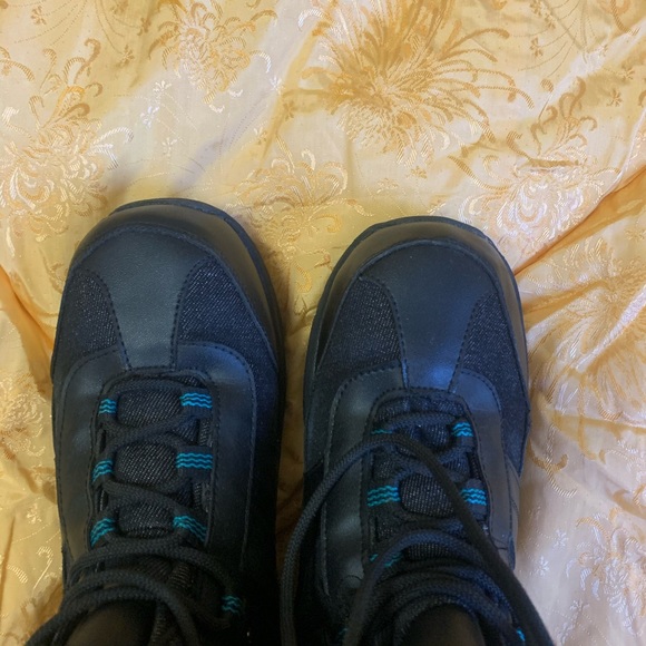 WINTER BOOTS - Picture 3 of 5